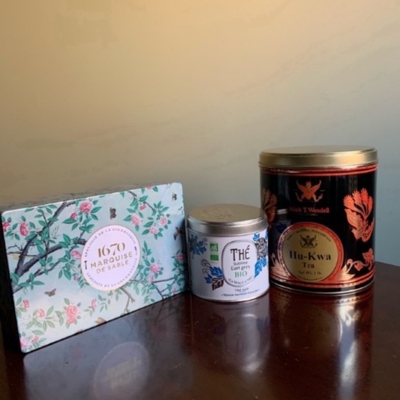 Lot of 11 Tea and Cookie Metal Tins with Lids - Picture 8 of 15